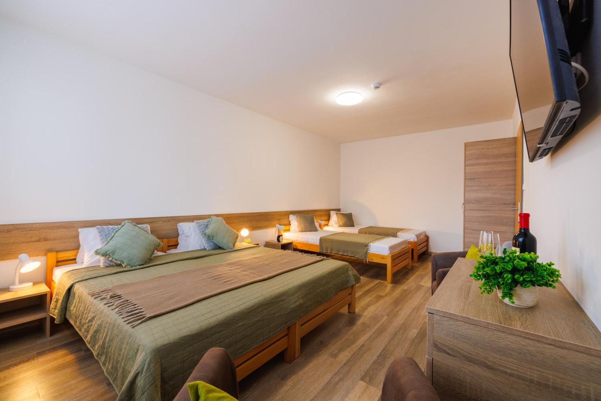 Hotel U Nadrazi Ceske Budejovice Exterior foto